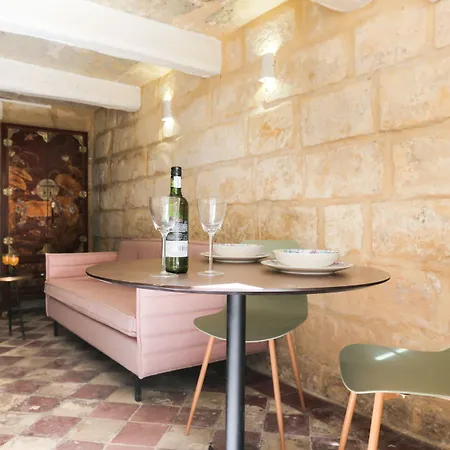 House Of Pomegranates By Holi بيت ضيافة