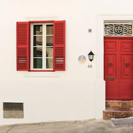 House Of Pomegranates By Holi