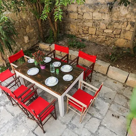 House Of Pomegranates By Holi 3*