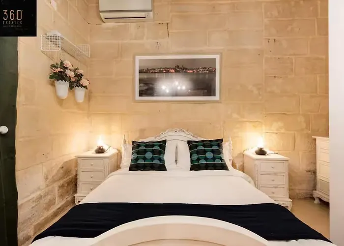 House Of Pomegranates By Holi