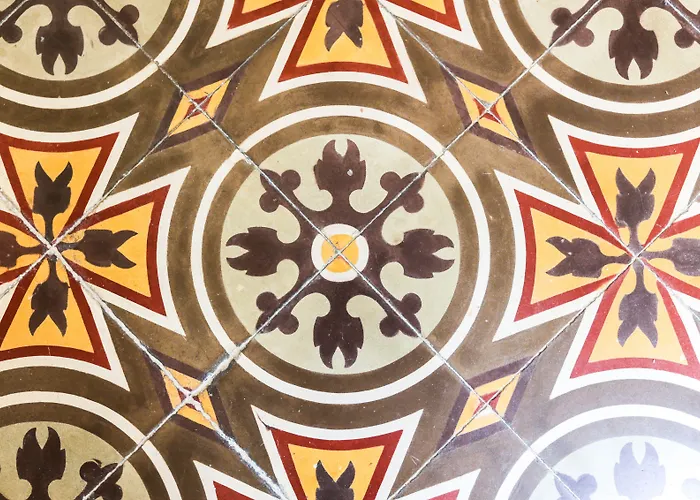 House Of Pomegranates By Holi סליאמה